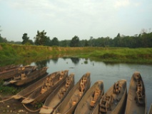Barques à Chitwan, zone de Narayani