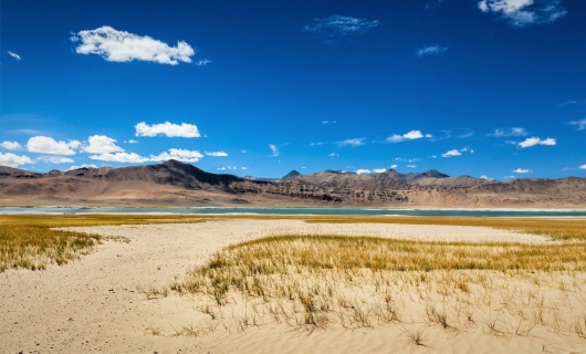Ciel bleu au dessus du Lac Tso Kar, Ladakh