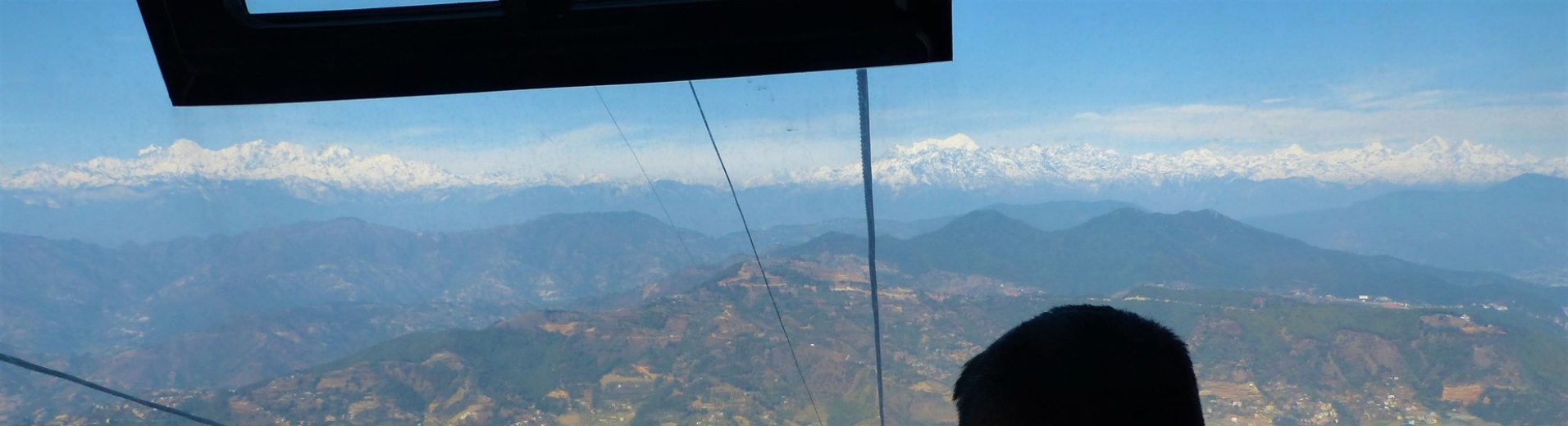 Vue sur l'Himalaya depuis le funiculaire de Vue sur l'Himalaya depuis Chandragiri