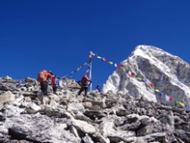 Sommet du Kala Patthar, avec le Pumori en arrière plan